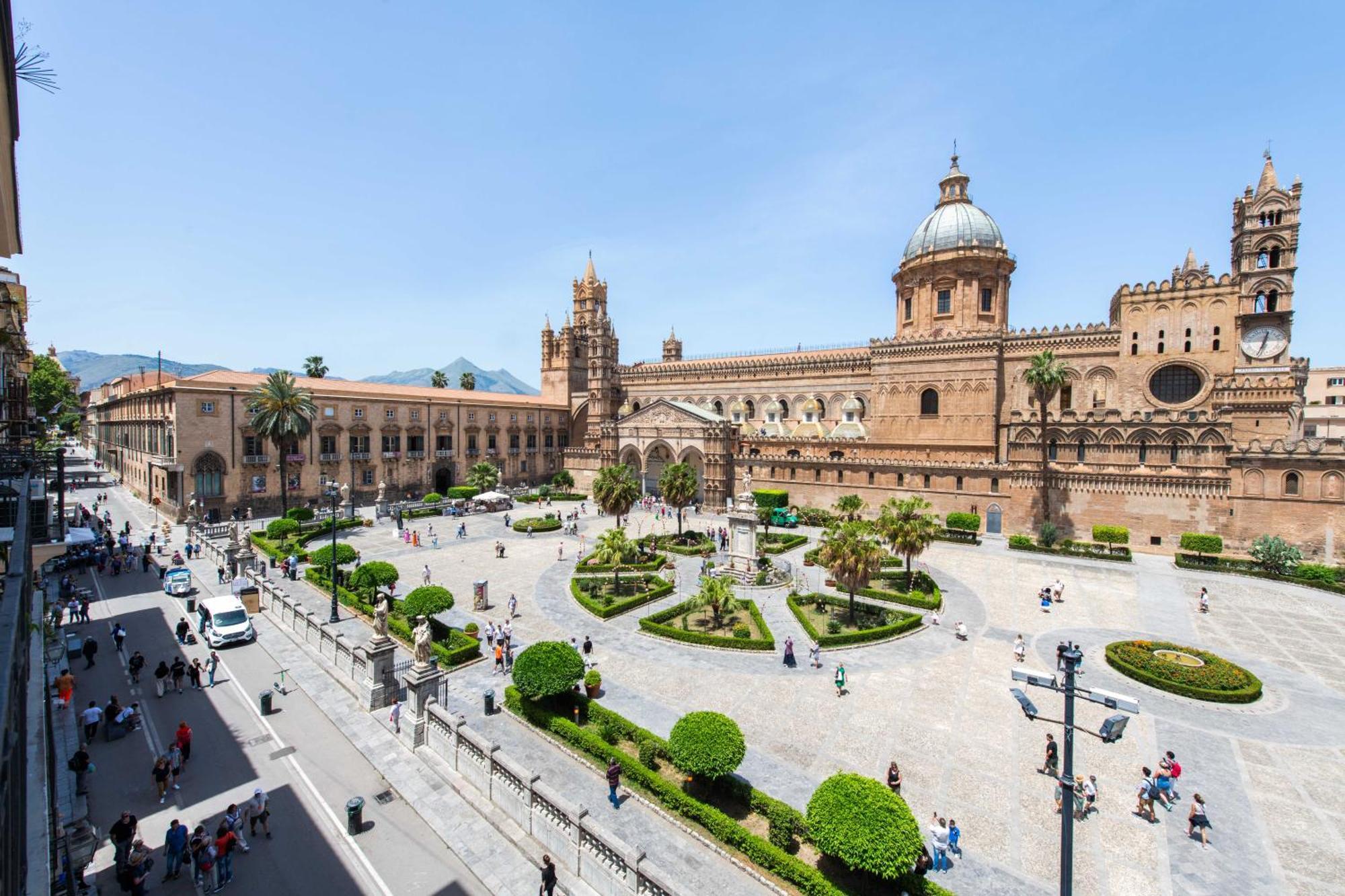 Cathedral View Apartments Palermo Bagian luar foto