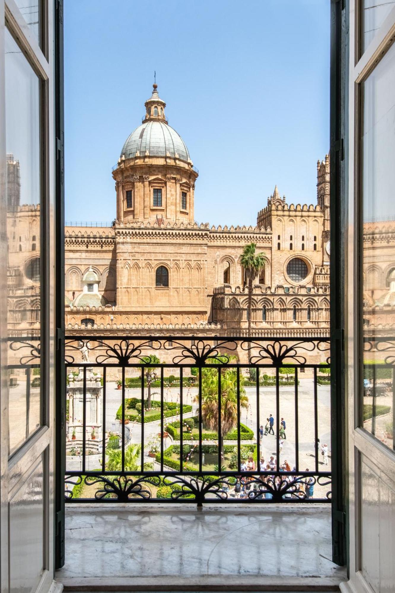 Cathedral View Apartments Palermo Bagian luar foto