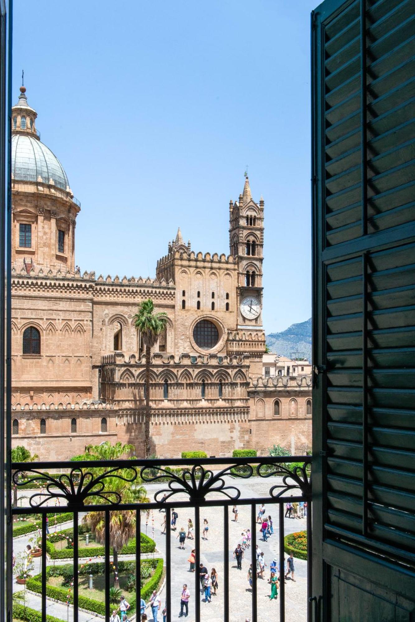 Cathedral View Apartments Palermo Bagian luar foto